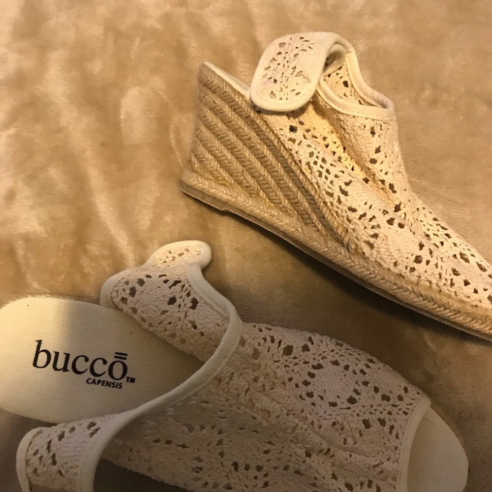 Shoes - Picture 4 of 7
